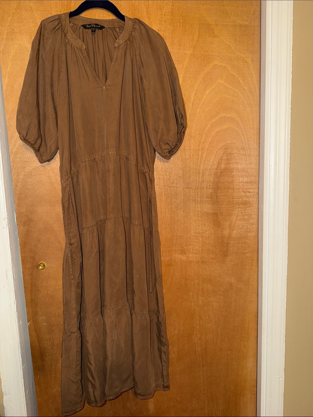 Brown Tiered Puff-Sleeve Maxi Dress - Women's